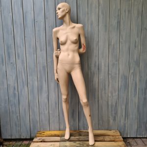 RD39 Adel Rootstein mannequin Tracy Leigh from the ms. Tracy Leigh collection TL3