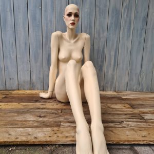 RD14 Adel Rootstein mannequin Sascha classy Lady long legs collection H10