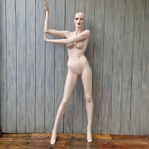 RD17 Adel Rootstein mannequin Helen Greenwood Style for Places and Spaces collection V9
