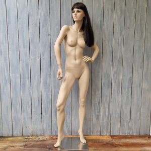 DE44 lady mannequin Nu Body mannequins